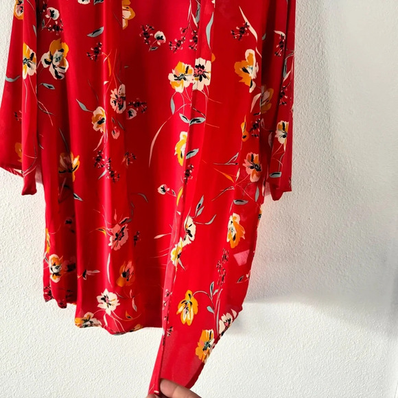 Maurice’s Kimono Flutter Open Front Floral Red Vibrant Womens Medium Breezy - Picture 4 of 11